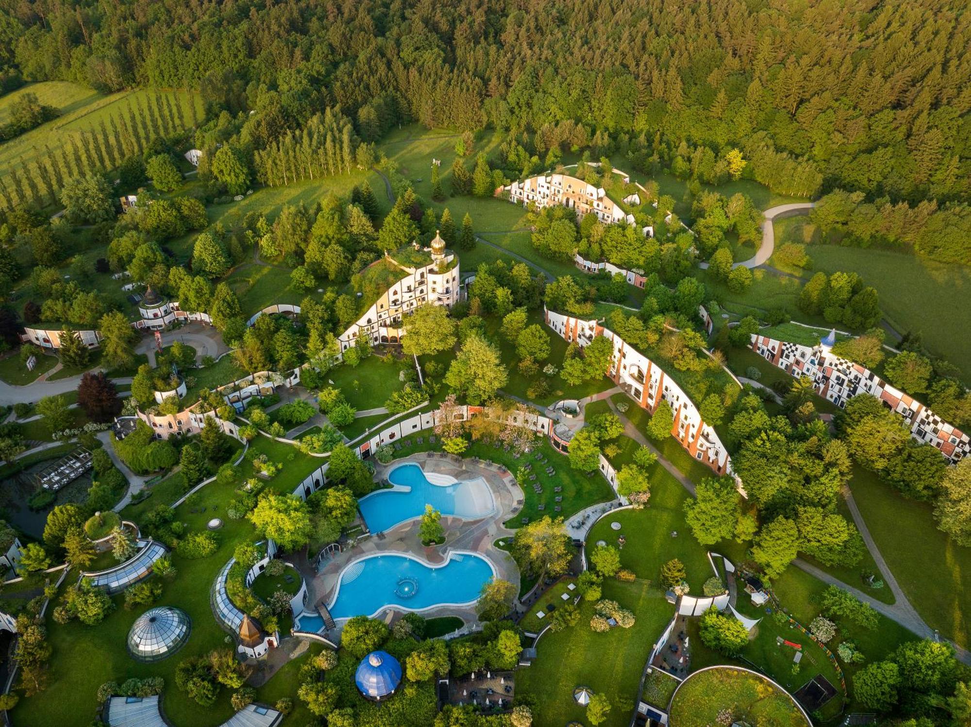 Hotel Rogner Bad Blumau Esterno foto